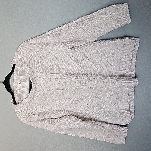 Maurices Preppy white and silver thread cableknit fuzzy sweater XL - Picture 1 of 7